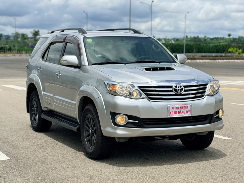 Bán xe Toyota Fortuner 2016